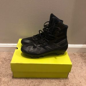 COPY - UA Highlights Football Cleats. **worn once***